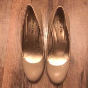 *FINAL PRICE* Comfort Plus pumps by Predictions